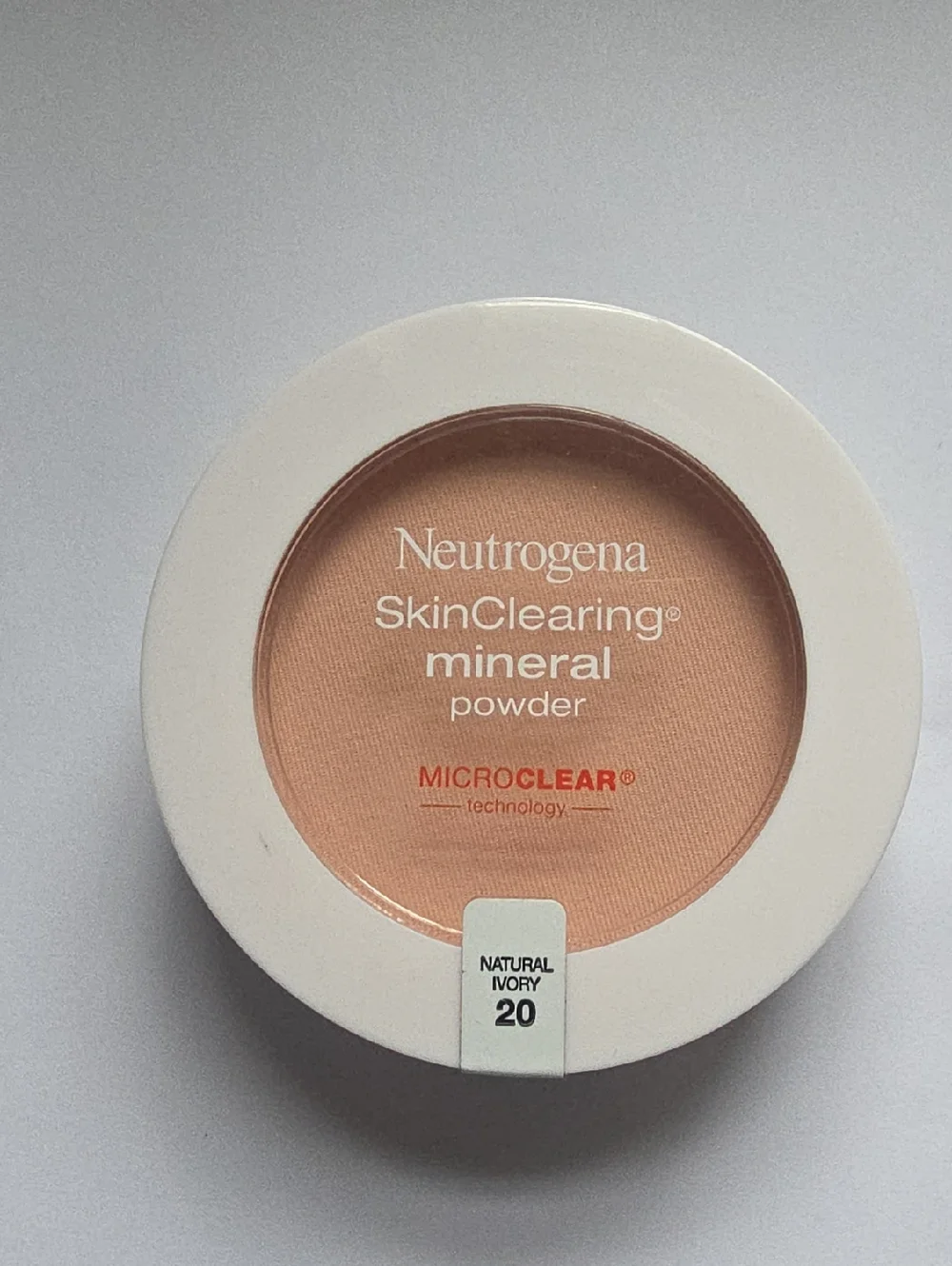 3 FOR $9 SEE DETAILS Neutrogena SkinClearing Mineral Powder SHADE 20